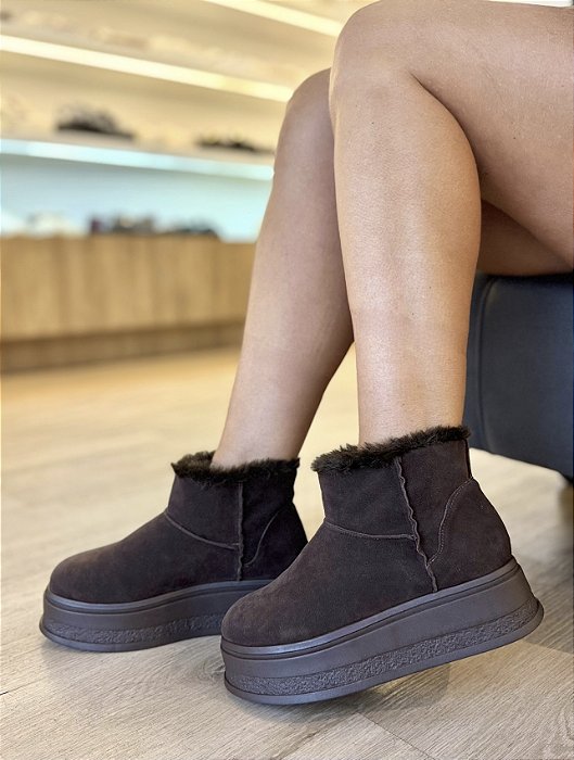 Bota De Pelos Camurça Marrom Charlote