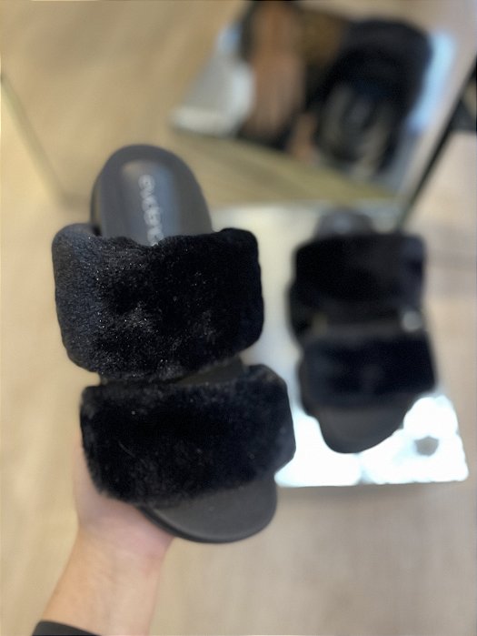 Flat De Pelos Preta Duas Tiras Gabi