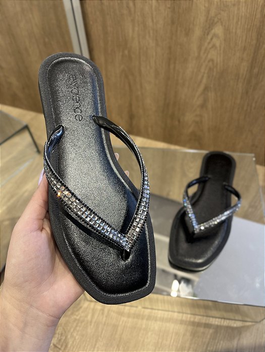 Chinelo Preto Com Strass Tina