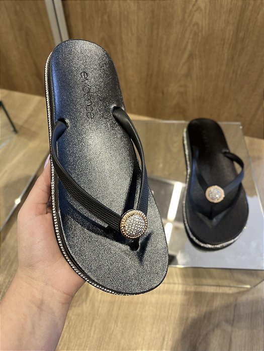 Flat Preta Aplicações Strass Taissa