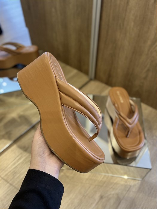 Tamanco Flatform Caramelo Dora