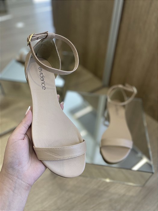 Sandália Rasteira Básica Em Couro Bege Ramona