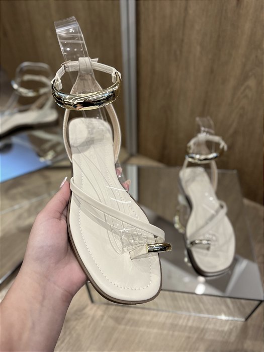 Rasteira Off White Com Detalhe Dourado Monica