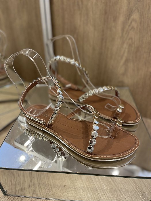 Sandália Rasteira Marrom Com Detalhes Dourados Elis