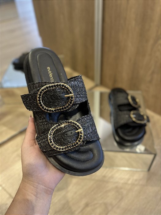 Papete Preta Em Couro Com Fivela Dourada Fabi