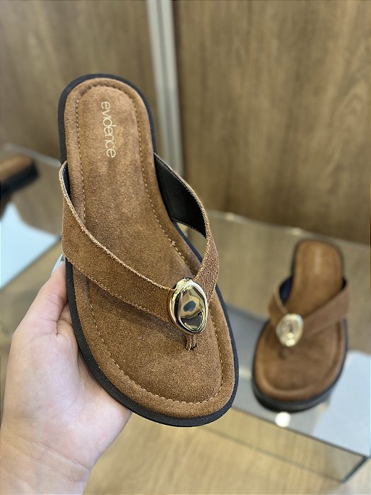 Rasteira Caramelo Em Couro Camurça Com Detalhe Dourado Renata