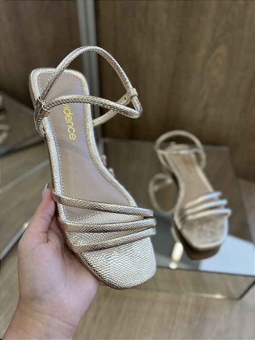 Sandália Rasteira Dourada Amarração Marcela