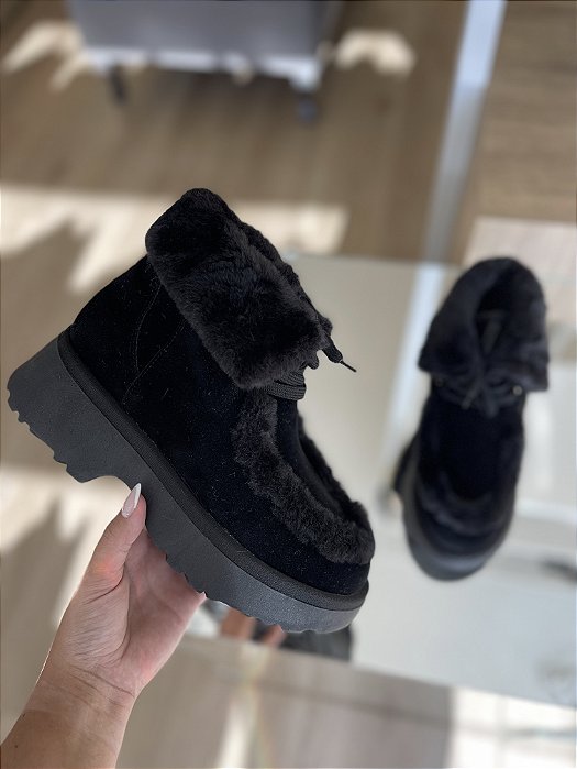 Bota Preto De Pelos Com Cadarço Dani
