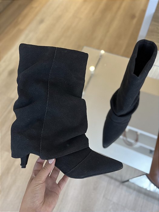 Bota Cano Slouch Preta Em Suede Valen