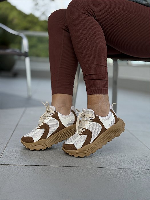 Tênis Chunky Off White Com Recortes Marrom Scarlet