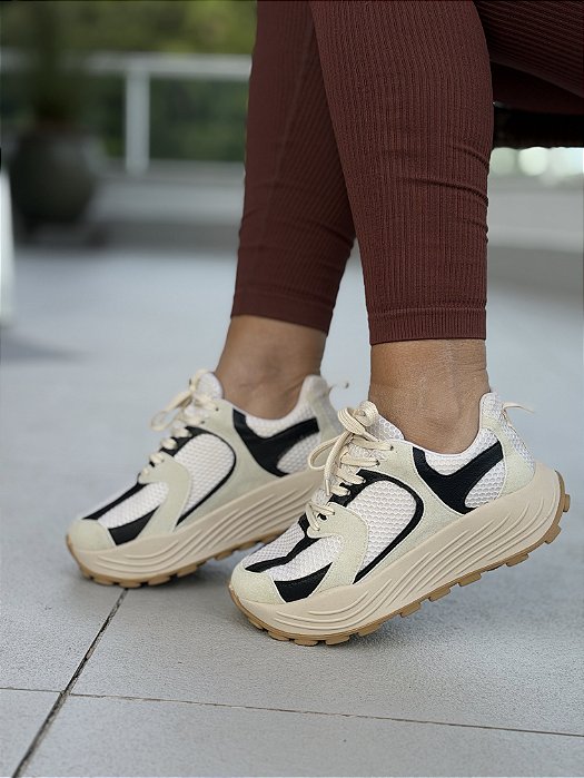 Tênis Chunky Off White Com Recortes Preto Scarlet