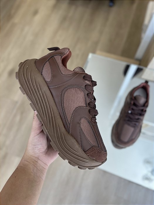 Tênis Chunky Marrom Com Recortes Scarlet