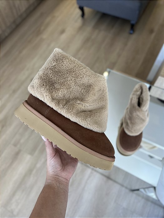Bota Caramelo Com Capa De Pelos Bege Rafaela