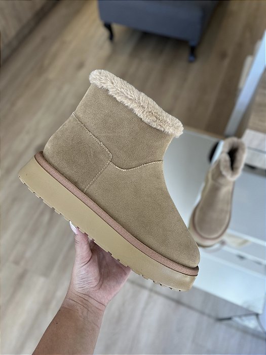 Bota Bege Cano Curto Forrada Com Pelinhos Morgana