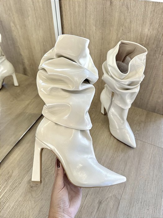 Bota Off White Cano Slouch Salto Fino/Bloco Mia