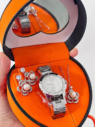 Kit Relógio, Brinco E Gargantilha RBG