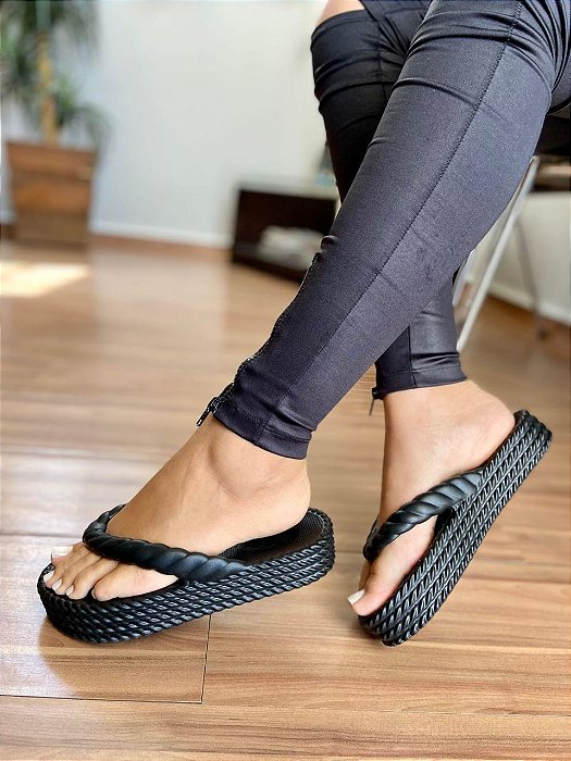 Chinelo Nuvem 4 Tranças Preto