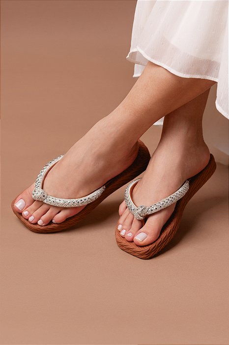 Chinelo Alto STE239 Salete Caramelo com Strass Chaton Cristal Cabedal