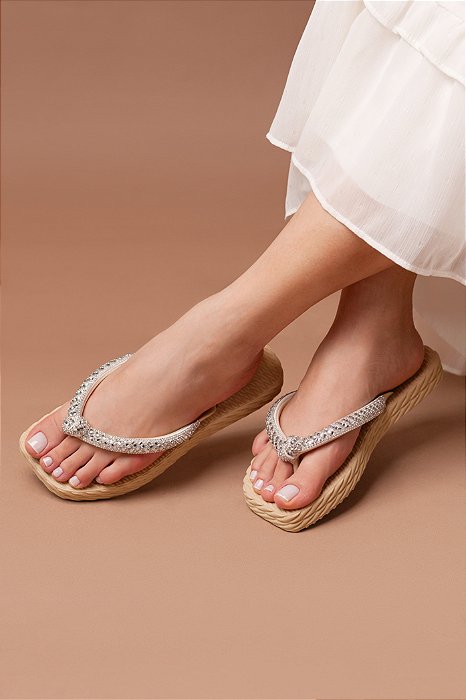 Chinelo Alto STE239 Salete Bege com Strass Chaton Cristal Cabedal