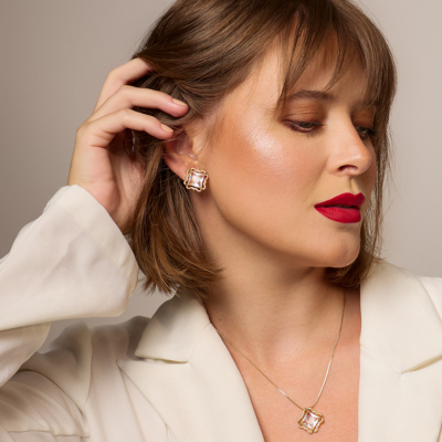 Brinco Trevo Branco Cristal