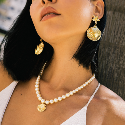 Colar Banhado Fundo do Mar Perolas com Concha