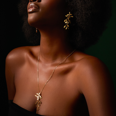 Cordão Banhado Ramo de Folhas Articulado