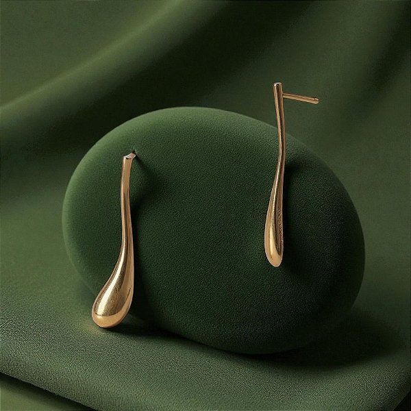 Brinco Banhado Gota Orgânica Longa Lisa