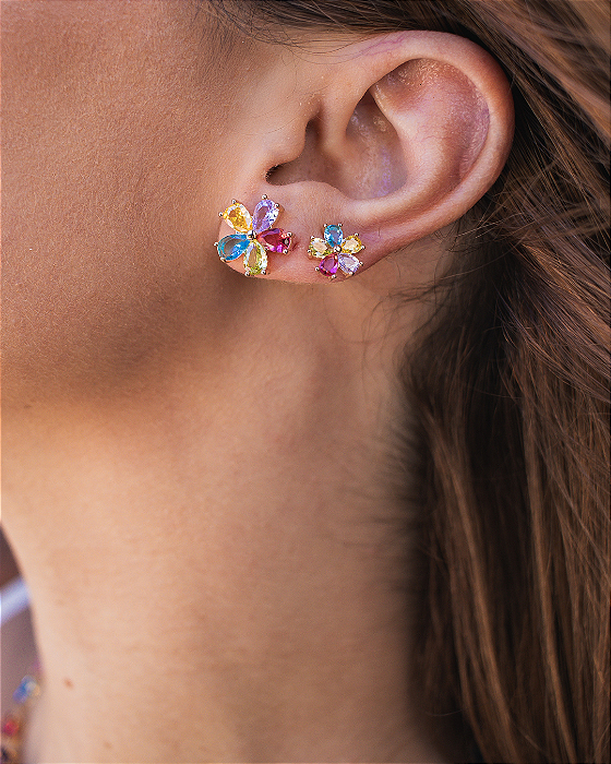 Brinco Flor Cinco Pétalas com Zircônias Coloridas Grande