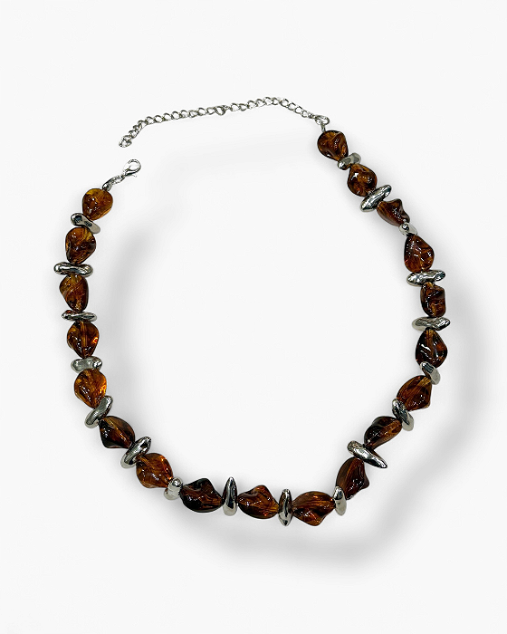 COLAR RESINA AMBAR E PRATEADO ORGANICO