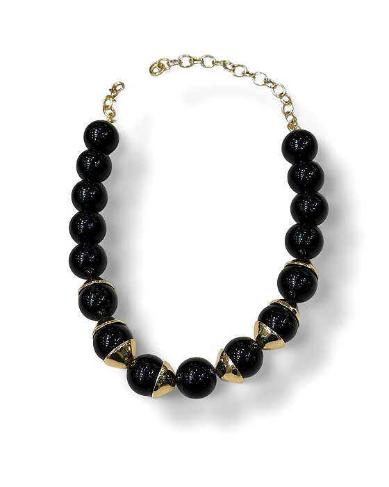 COLAR BOLAS RESINA PRETO DETALHES DOURADO
