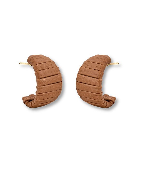 BRINCO MEIA ARGOLA COURINO BAN. DOURADO /BEGE