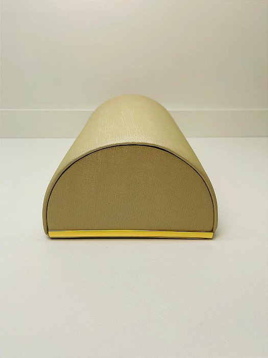 EXPOSITOR MEIA LUA PÉROLA COM FRISO