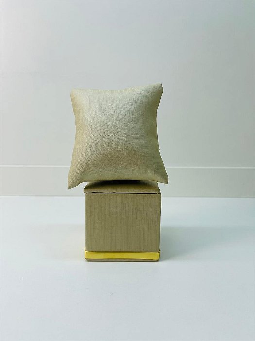 ESPUMA COM BASE LUXO PÉROLA COM FRISO