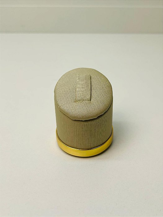 EXPOSITOR DE ANEL PÉROLA REDONDO COM FRISO