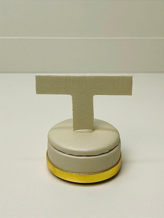 EXPOSITOR DE BRINCO T OFF WHITE REDONDO COM FRISO