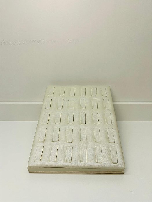 EXPOSITOR DE ALIANÇA MULT RAMPA OFF WHITE