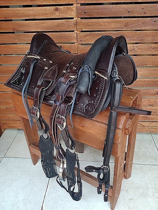 Arreio Basto Cutiano Com Maneador Completo - Marrom