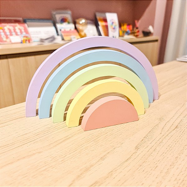 Arco-íris candy colors de madeira 25cm