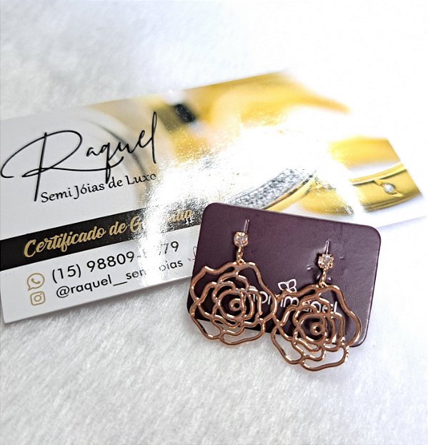 Brinco Folheado a Ouro 18k Rosas