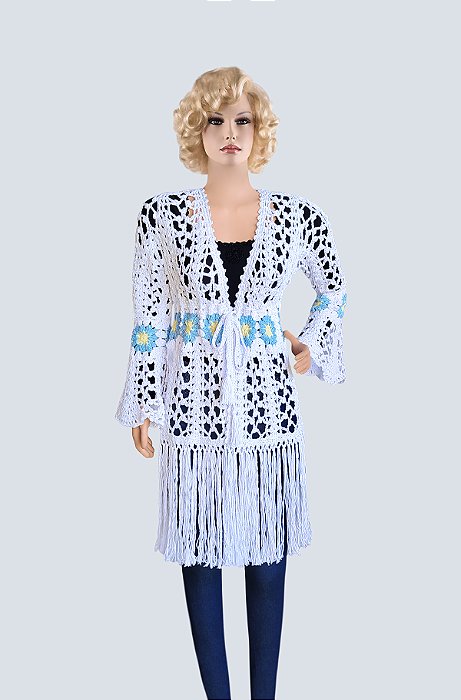 Casaco de Crochê Branco, Elegância e Textura em Cada Ponto!