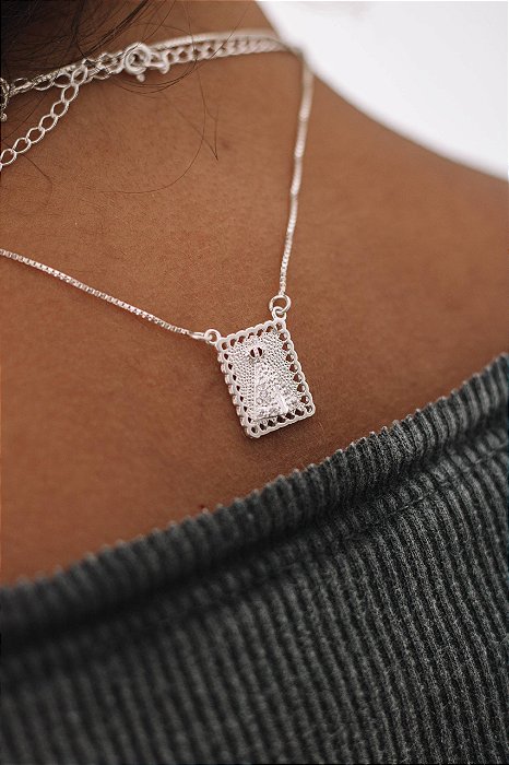 Escapulário em Prata925 de Nossa Senhora Aparecida e Coração de Jesus com Bordas Trabalhadas