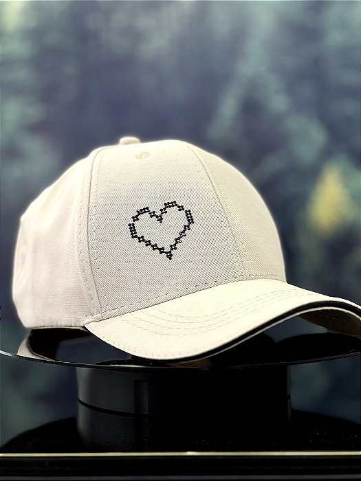 Boné Coração Pixelado - Cristal Swarovski