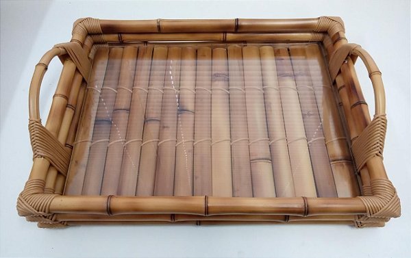 Bandeja de bambu com vidro - Cacá Saadi - Home décor