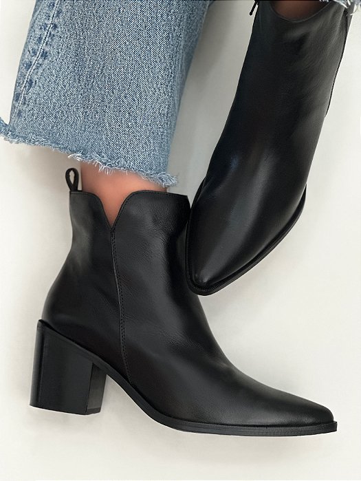 Bota Lari
