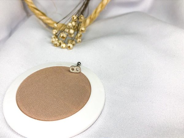 PIERCING ORELHA LACRE DE LATINHA CRAVEJADO