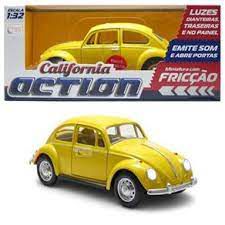 Miniatura Volkswagen Classical 1967 Beetle  em Metal com Som de Motor e Luz - 1/32 - California Action