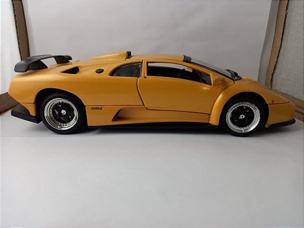 Miniatura Lamborghini Diablo GT - Escala 1/18 - Motor Max