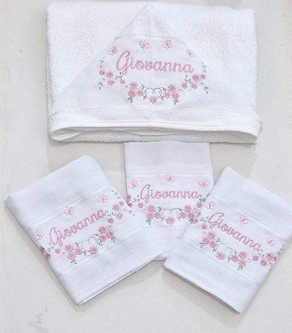 Kit Toalha com capuz e babetes - Floral com borboletas