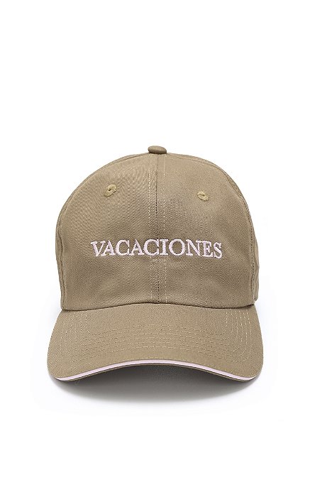Boné Vacaciones Caramelo