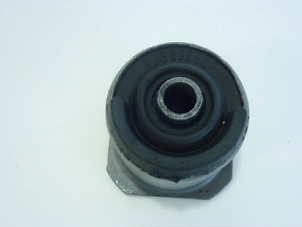 Coxim Dianteiro Cabine(Fixa)Borracha/Fer Volks TODOS MEDIOS E PESADOS APOS 1991 (TJG899607)